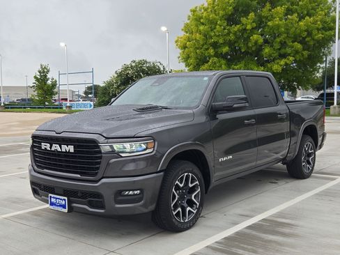 Used 2025 RAM 1500 Laramie w/ Sport Appearance Package AWD/4WD image 9