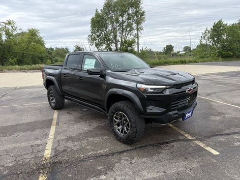 New 2026 Chevrolet Colorado ZR2 w/ Technology Package AWD/4WD image 3