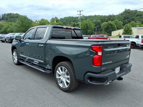 Certified 2026 Chevrolet Silverado 1500 High Country w/ High Country Premium Package AWD/4WD image 3