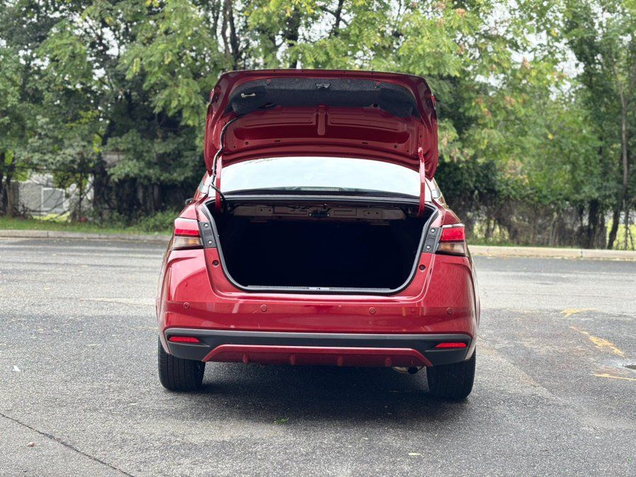 Used 2024 Nissan Versa SR FWD image 7