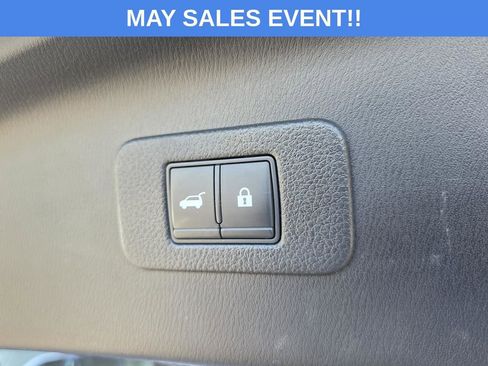 Used 2021 Nissan Armada SL w/ Captain's Chairs Package RWD image 16