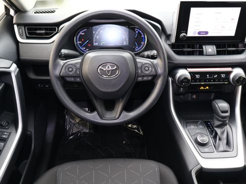 Used 2024 Toyota RAV4 XLE image 9