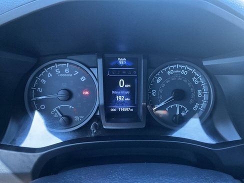 Used 2018 Toyota Tacoma TRD Off-Road AWD/4WD image 14