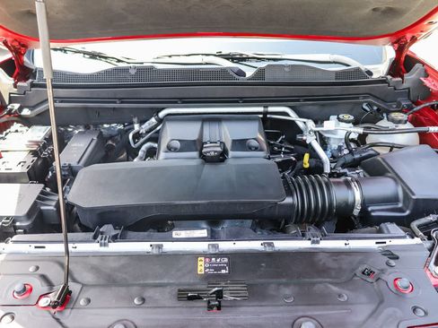 Used 2024 GMC Canyon AT4 w/ Canyon Safety Plus Package AWD/4WD image 27