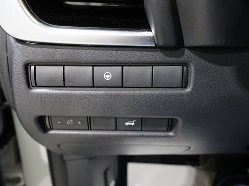 Used 2023 Nissan Rogue SL w/ SL Premium Package image 35