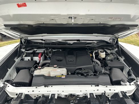 Used 2022 Toyota Tundra SR5 w/ SR5 Convenience Package image 33