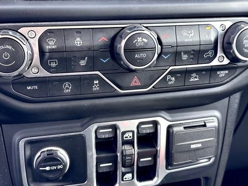 Used 2021 Jeep Gladiator Sport image 24