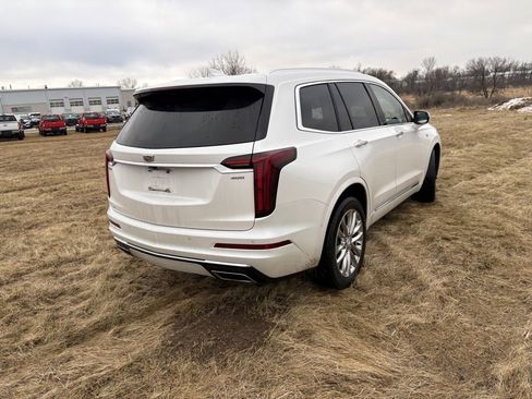 Used 2021 Cadillac XT6 Premium Luxury image 10