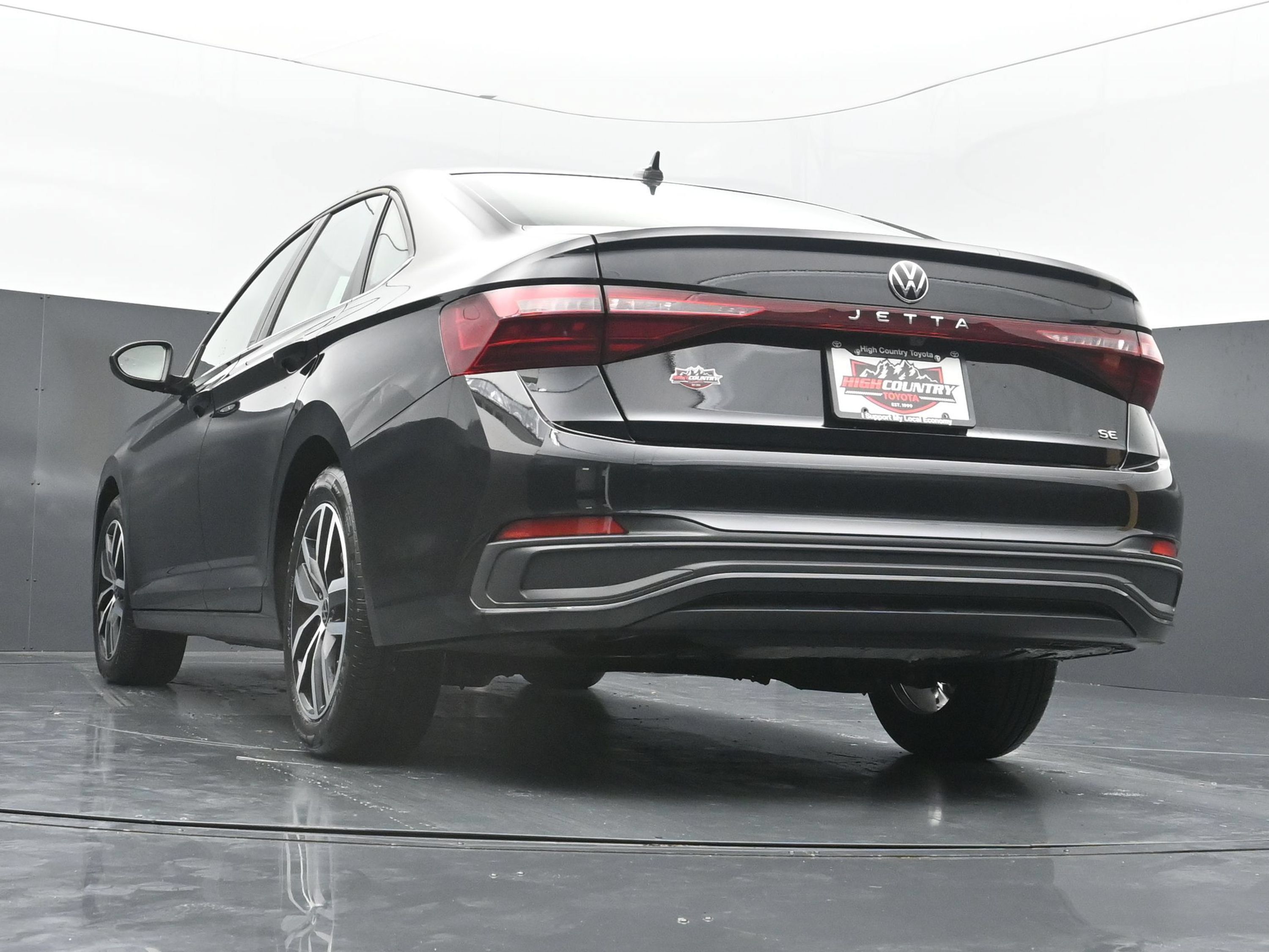 Used 2026 Volkswagen Jetta SE FWD image 37