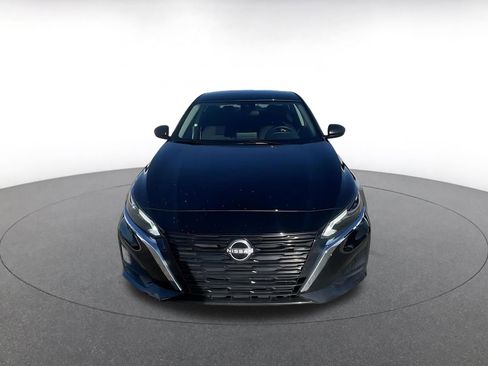 Used 2025 Nissan Altima 2.5 SV image 4