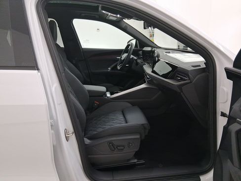 New 2025 Audi SQ5 Premium Plus image 31