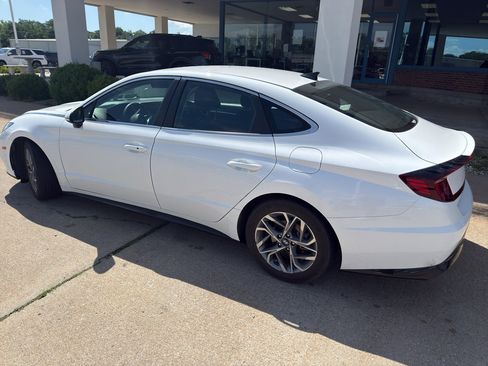 Used 2023 Hyundai Sonata SEL FWD image 9