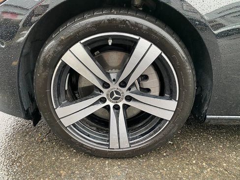 Used 2025 Mercedes-Benz C 300 4MATIC Sedan image 10
