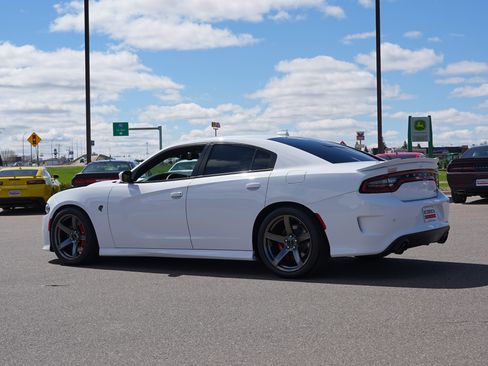 Used 2019 Dodge Charger SRT Hellcat w/ Harman/Kardon Audio Group RWD image 5
