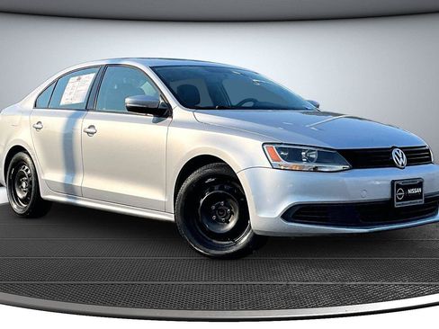 Used 2014 Volkswagen Jetta SE FWD image 1