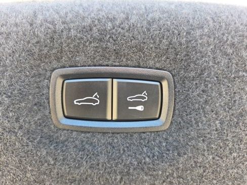 Used 2025 Porsche Taycan RWD image 23
