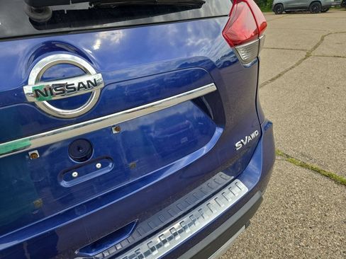 Used 2018 Nissan Rogue SV AWD/4WD image 35