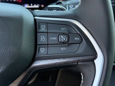 New 2025 Jeep Grand Cherokee L Limited image 23