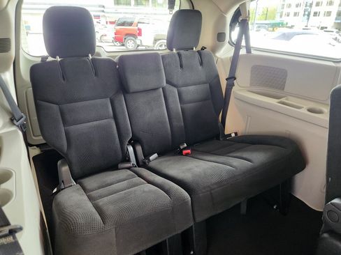 Used 2016 Dodge Grand Caravan SE w/ Quick Order Package 29E SE FWD image 5