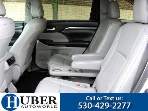 Used 2017 Toyota Highlander Limited AWD/4WD image 14