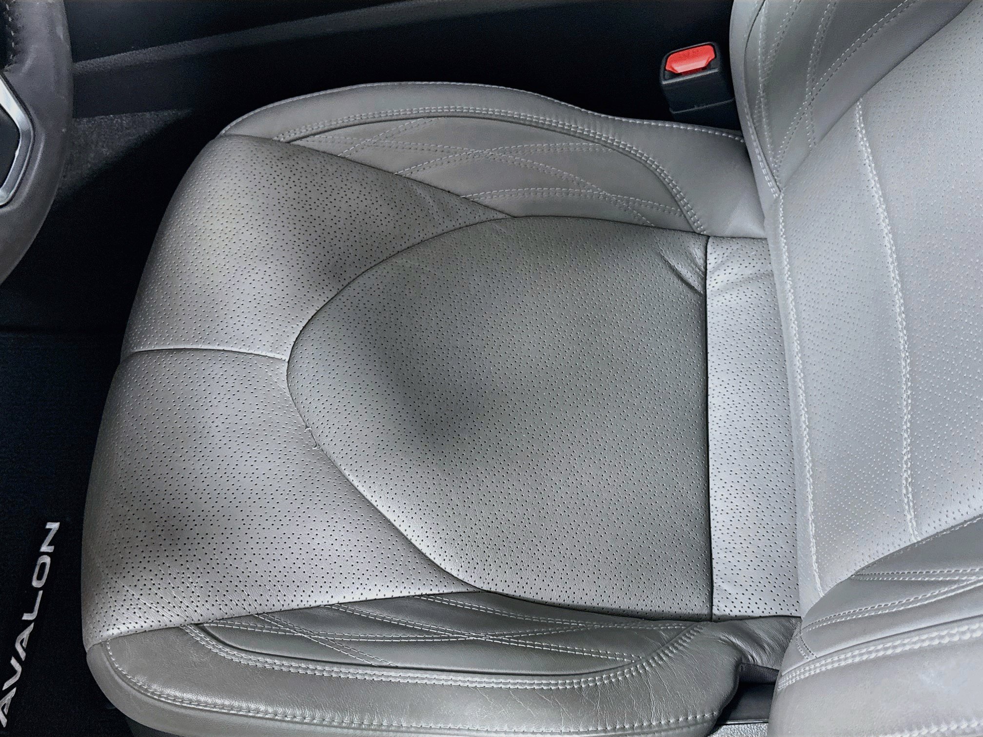 Certified 2021 Toyota Avalon Limited FWD image 18
