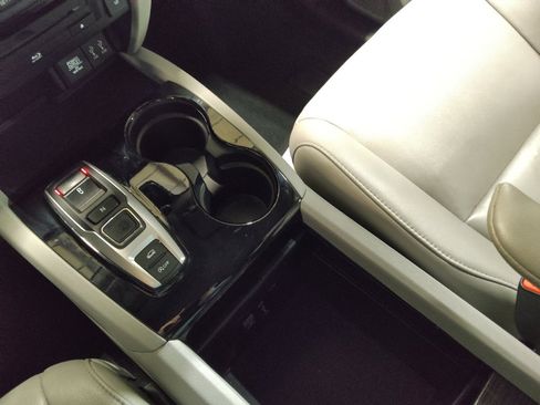 Used 2016 Honda Pilot Touring image 26