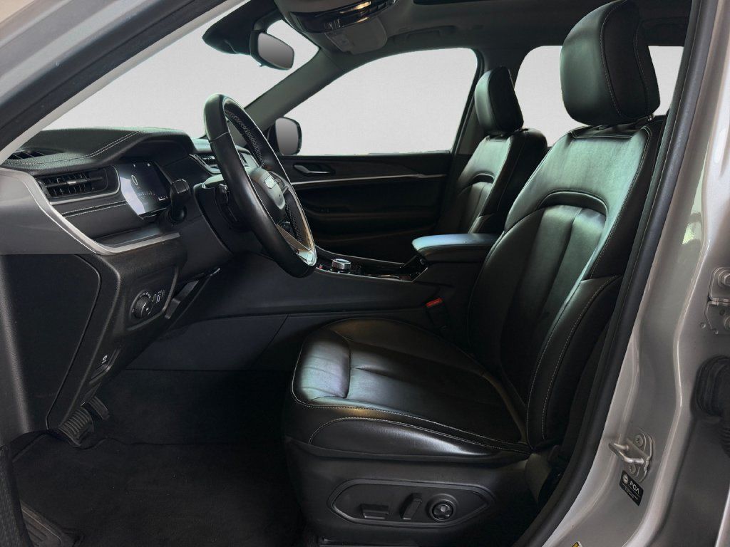 Used 2021 Jeep Grand Cherokee L Limited AWD/4WD image 22