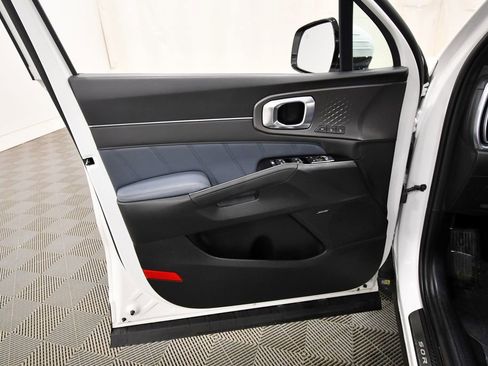 Certified 2025 Kia Sorento SX Prestige AWD/4WD image 14