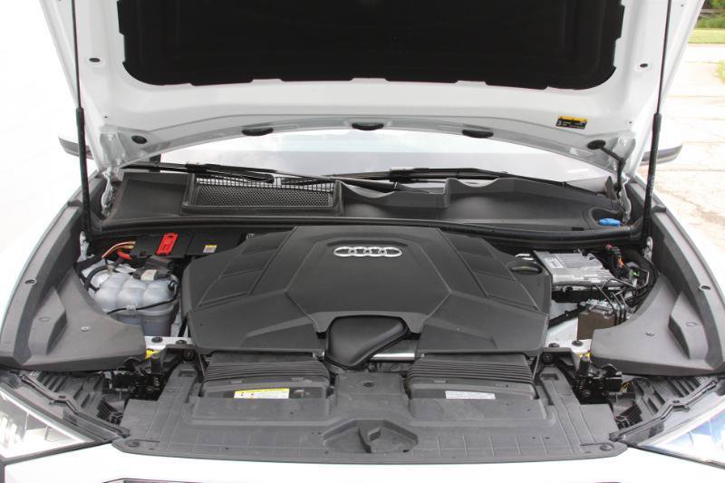 Used 2022 Audi Q8 Premium Plus w/ Premium Plus Package AWD/4WD image 5