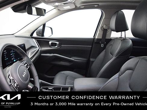 Certified 2025 Kia Sorento EX w/ Panoramic Sunroof Package AWD/4WD image 10