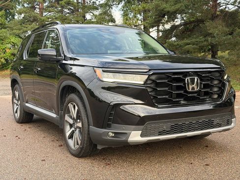 Used 2025 Honda Pilot Elite image 7