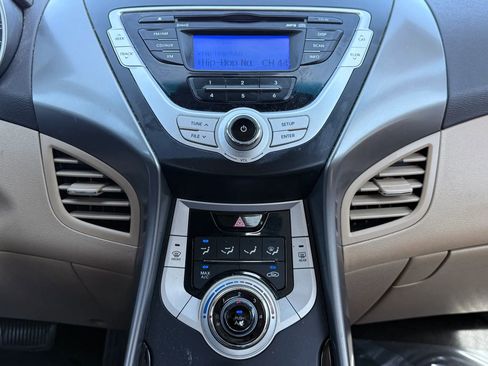 Used 2012 Hyundai Elantra GLS image 25