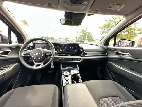 Used 2023 Kia Sportage LX AWD/4WD image 13