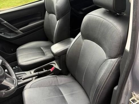 Used 2017 Subaru Forester 2.5i Touring AWD/4WD image 13