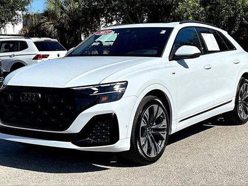 Certified 2025 Audi Q8 Prestige w/ Prestige Package image 9