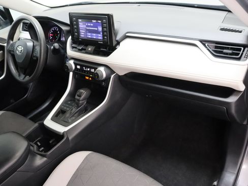 Used 2022 Toyota RAV4 XLE AWD/4WD image 35