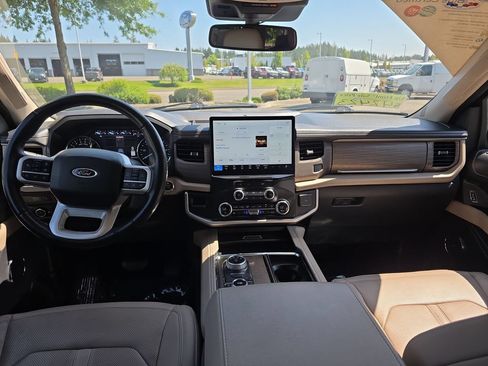 Certified 2024 Ford Expedition Limited AWD/4WD image 6