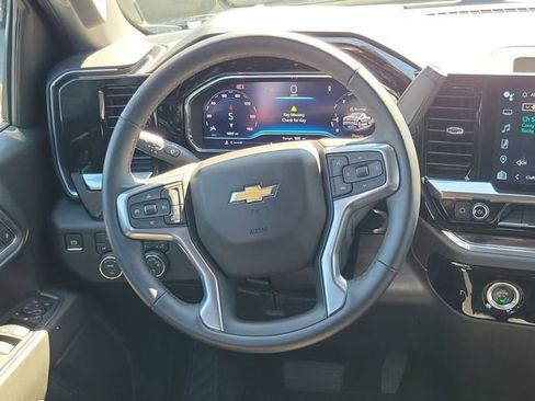 Used 2024 Chevrolet Silverado 1500 LT image 14
