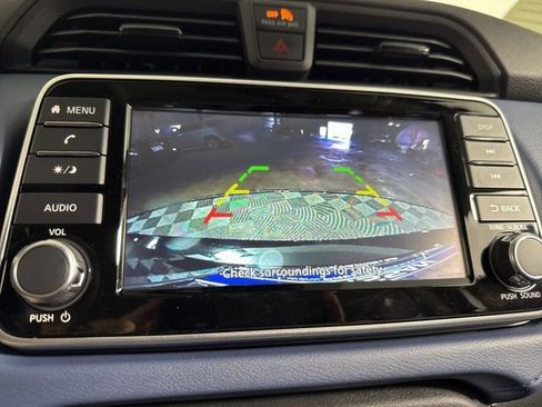 Used 2025 Nissan Versa SV w/ Trunk Package image 28