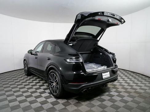 New 2026 Porsche Cayenne Coupe image 36
