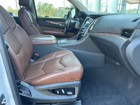 Used 2020 Cadillac Escalade Premium Luxury image 13