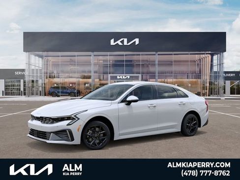 New 2026 Kia K5 LXS FWD image 3