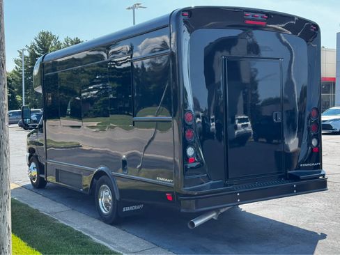 Used 2025 Ford E-450 and Econoline 450 Super Duty w/ Shuttle Bus Prep Package RWD image 4