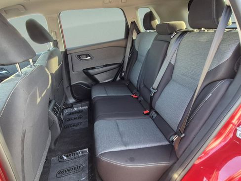 Certified 2023 Nissan Rogue SV FWD image 17