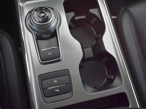 Used 2024 Ford Edge Titanium image 29