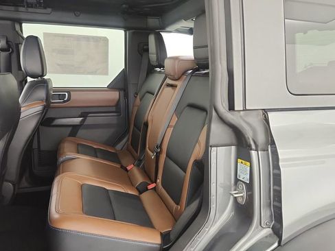 New 2024 Ford Bronco Outer Banks w/ Sasquatch Package AWD/4WD image 32