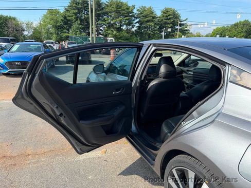 Used 2020 Nissan Altima 2.5 SR FWD image 12