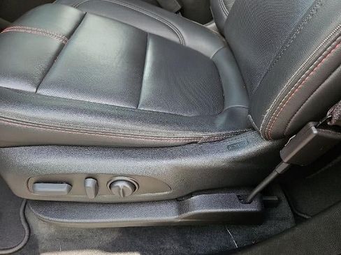Used 2023 Chevrolet Traverse RS FWD image 24