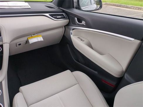 New 2025 Genesis G70 2.5T image 15