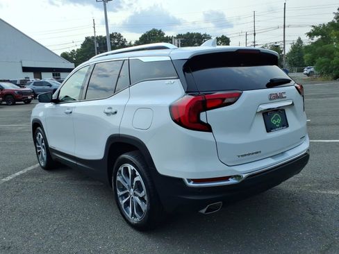 Certified 2019 GMC Terrain SLT w/ Preferred Package AWD/4WD image 4